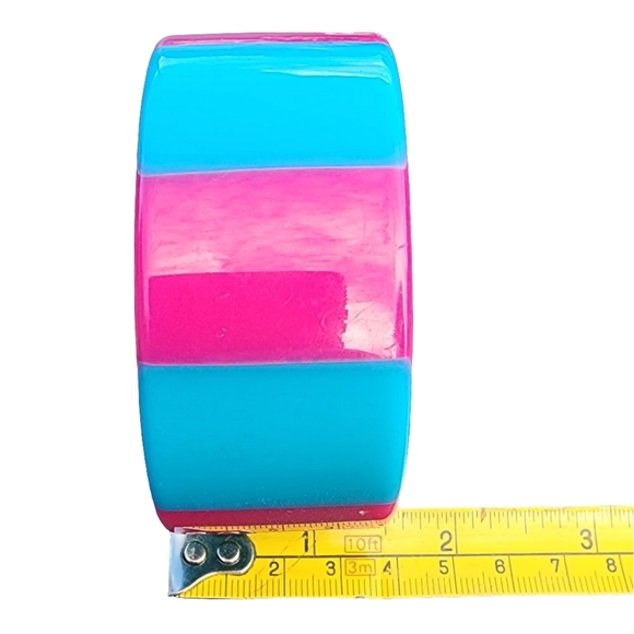 Chunky pink & blue lucite bangle bracelet fashion costume jewelry Barbie… - Picture 4 of 5